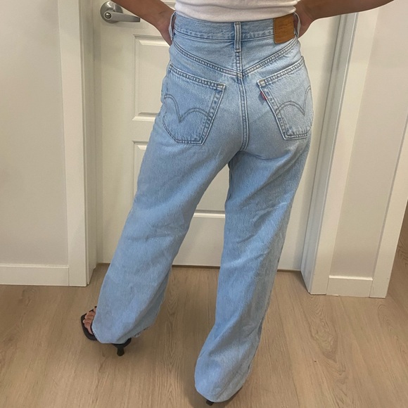 Levi's Women's High Rise Light Blue Jeans - Picture 1 of 9